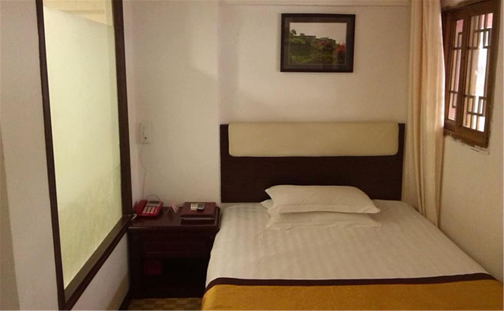 Wudangshan Yinjie Holiday Hotel Danjiangkou Стая снимка